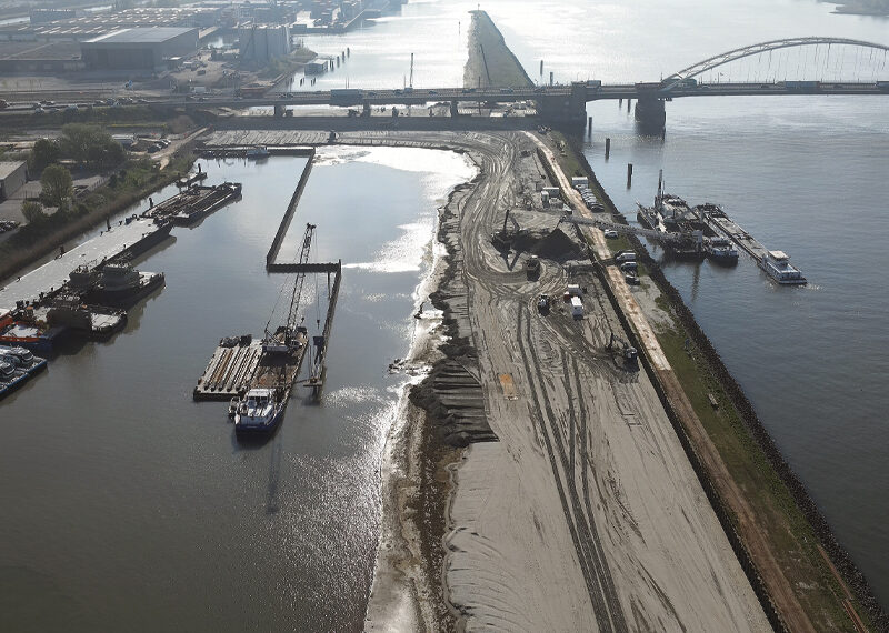 Heiwerkzaamheden voor bouwMerwedebruggen